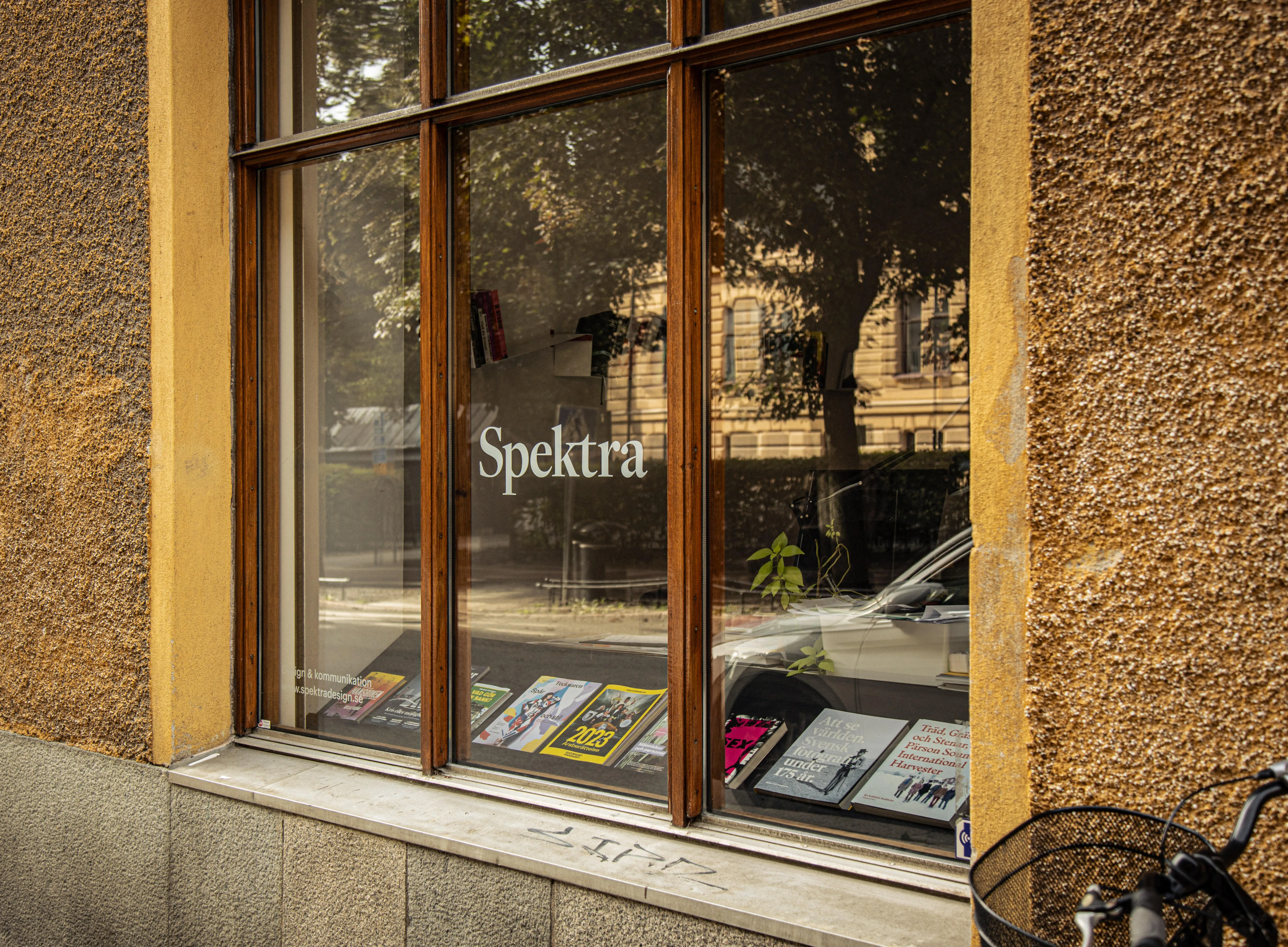 0i4a9834 scaled Kontakt